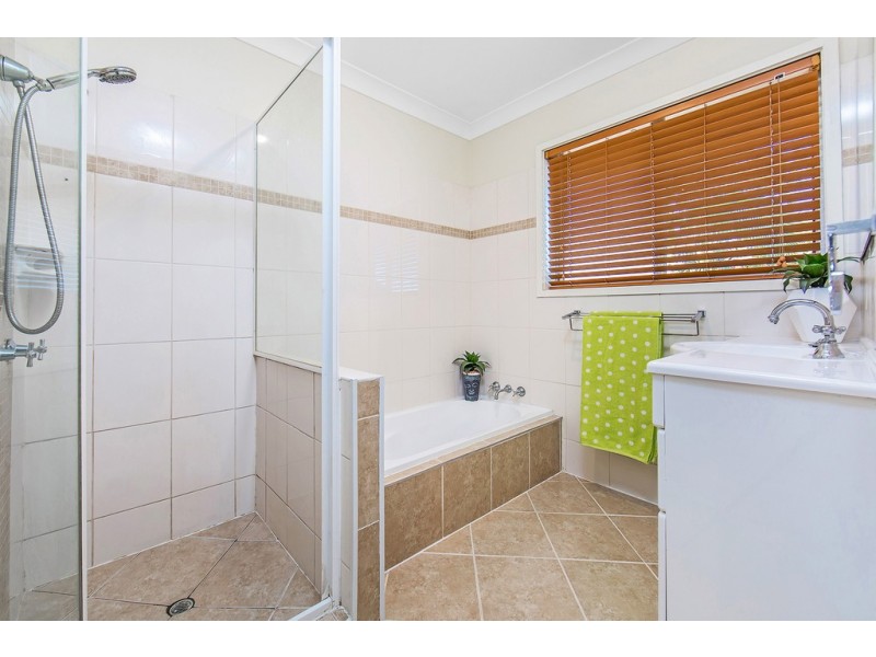 17 Alkooie Avenue, Clontarf QLD 4019