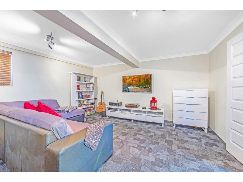17 Alkooie Avenue, Clontarf QLD 4019