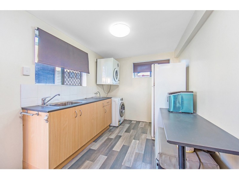 17 Alkooie Avenue, Clontarf QLD 4019