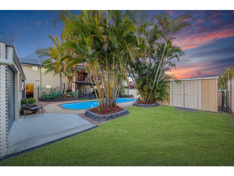 17 Alkooie Avenue, Clontarf QLD 4019