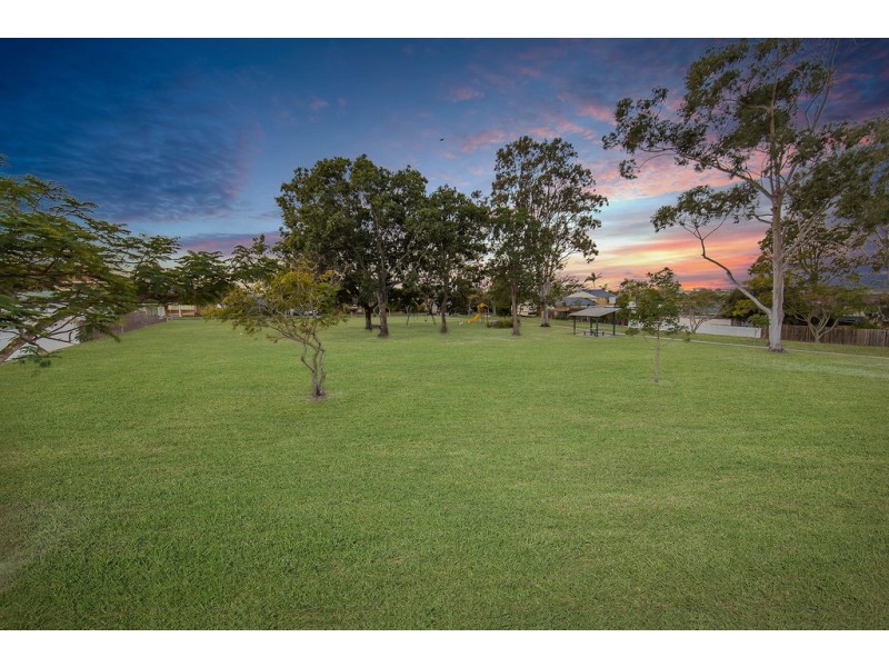 17 Alkooie Avenue, Clontarf QLD 4019
