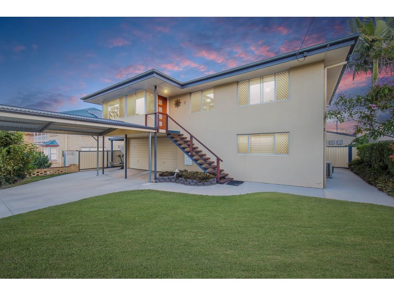 17 Alkooie Avenue, Clontarf QLD 4019