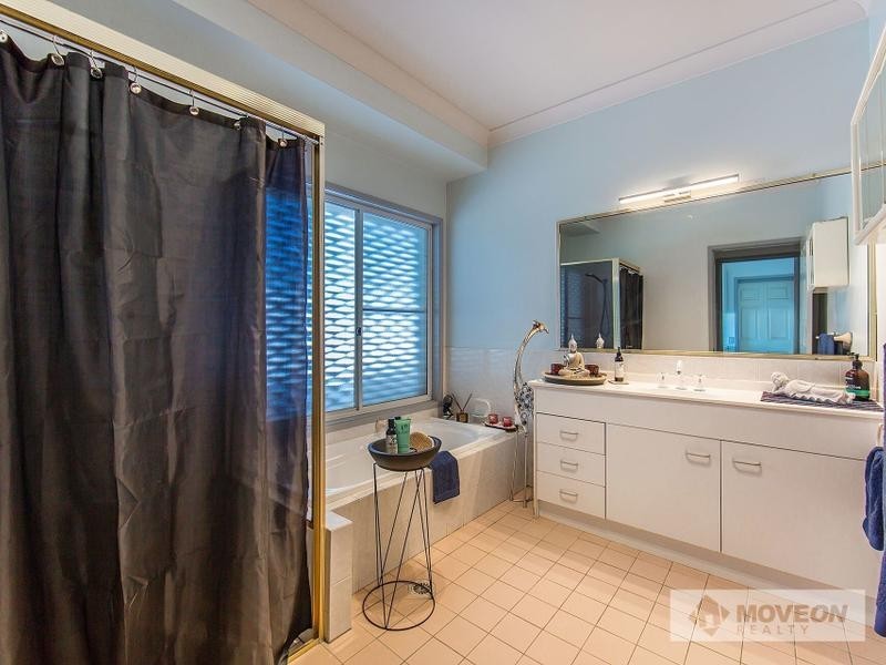 18 Australia court, Newport QLD 4020