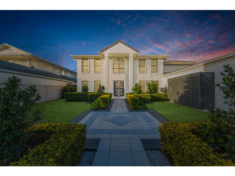16 Mariner Crt, Newport QLD 4020