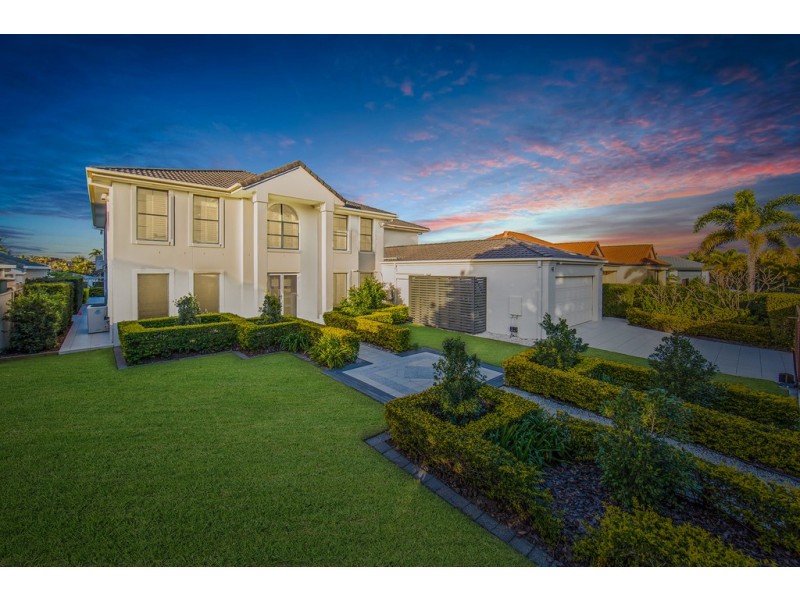 16 Mariner Crt, Newport QLD 4020