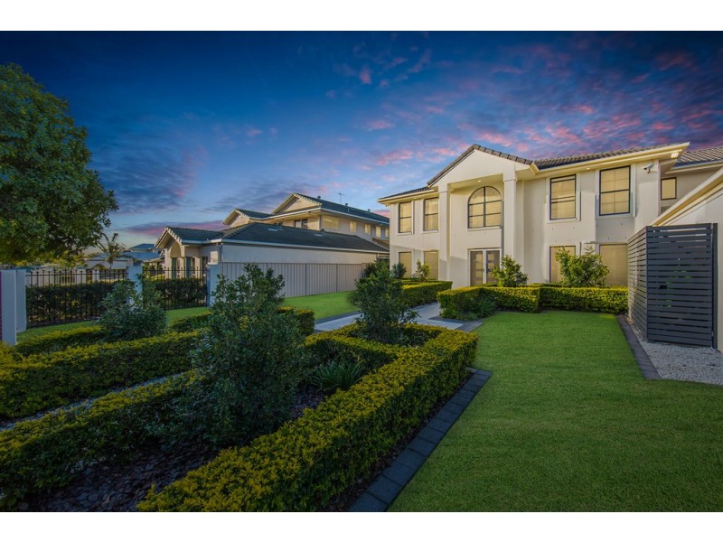 16 Mariner Crt, Newport QLD 4020