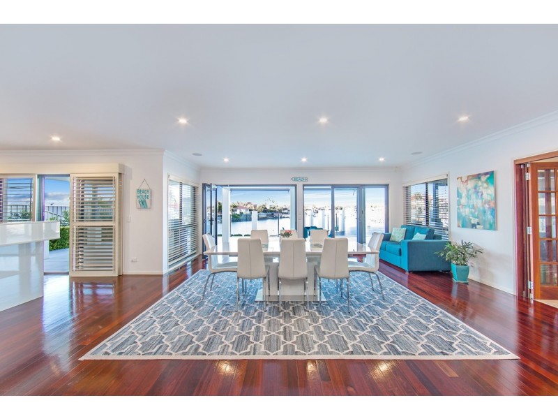 16 Mariner Crt, Newport QLD 4020