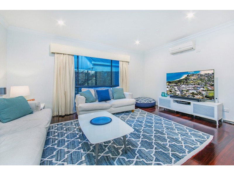 16 Mariner Crt, Newport QLD 4020