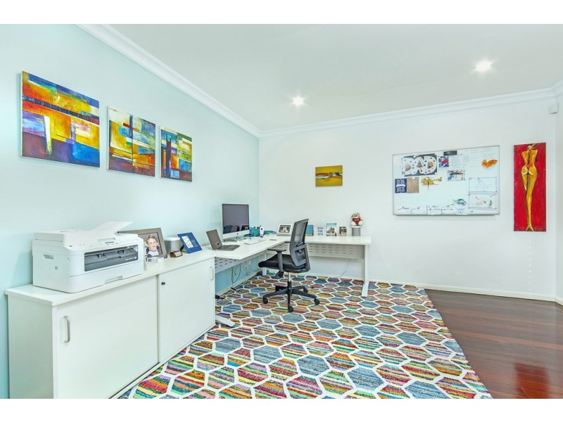 16 Mariner Crt, Newport QLD 4020