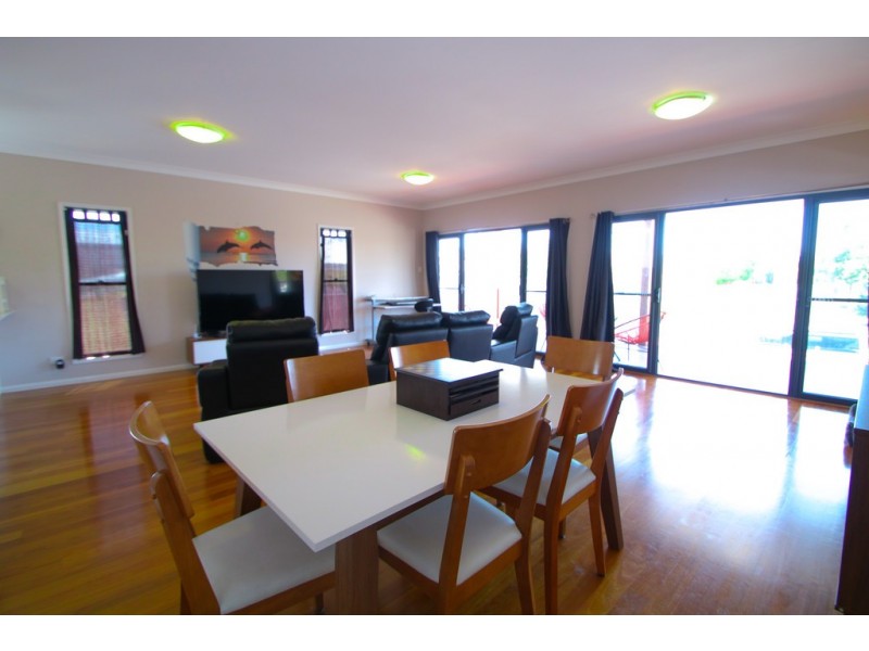 33 Victoria Ave, Woody Point QLD 4019