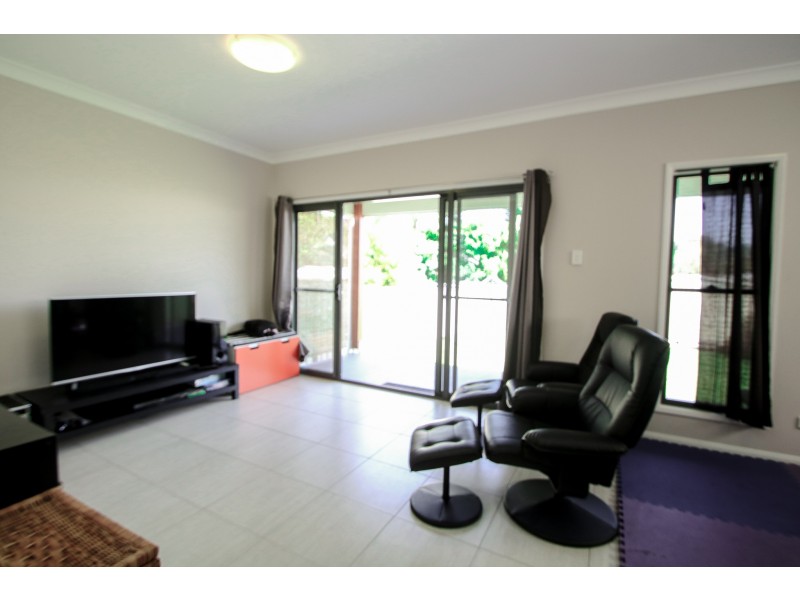 33 Victoria Ave, Woody Point QLD 4019
