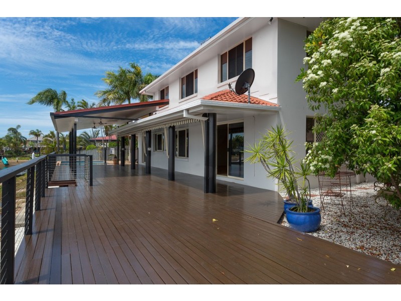 6 Rainbow Crt, Newport QLD 4020