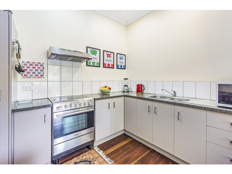 13 Robert St, Clontarf QLD 4019