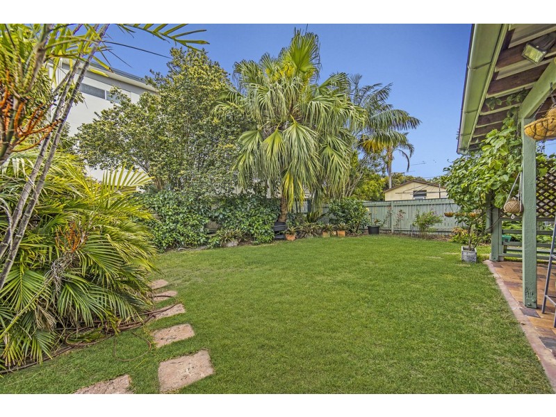 13 Robert St, Clontarf QLD 4019