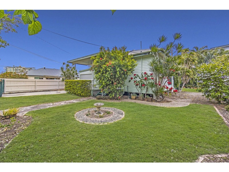 13 Robert St, Clontarf QLD 4019