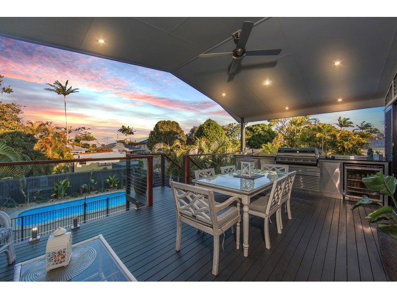 84 Seaville Ave, Scarborough QLD 4020