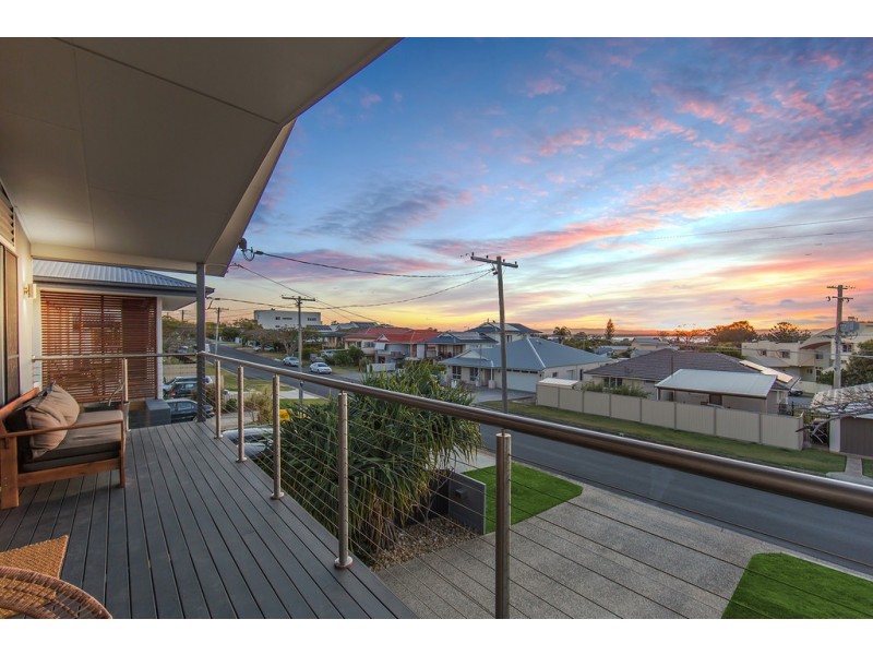 84 Seaville Ave, Scarborough QLD 4020