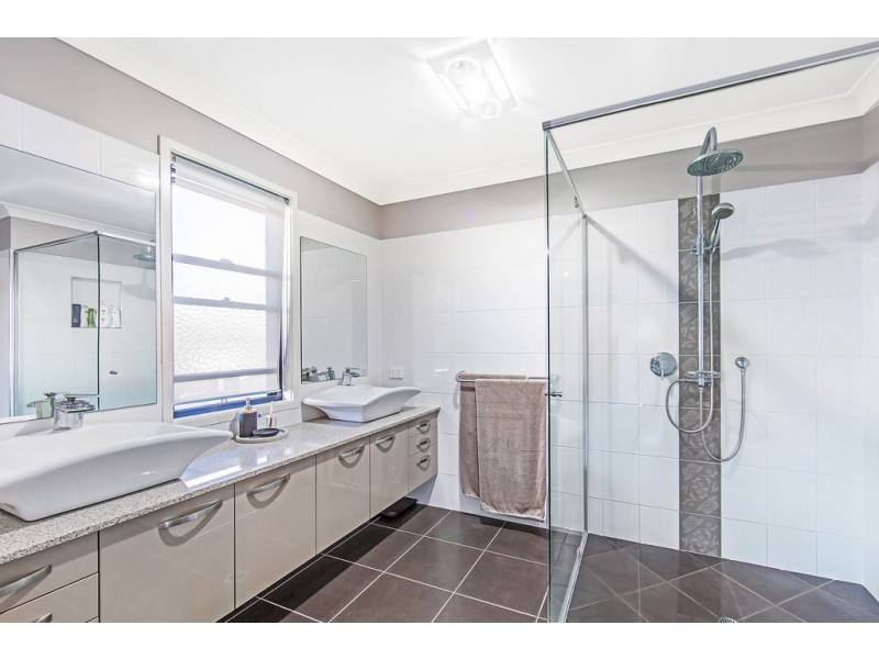 84 Seaville Ave, Scarborough QLD 4020