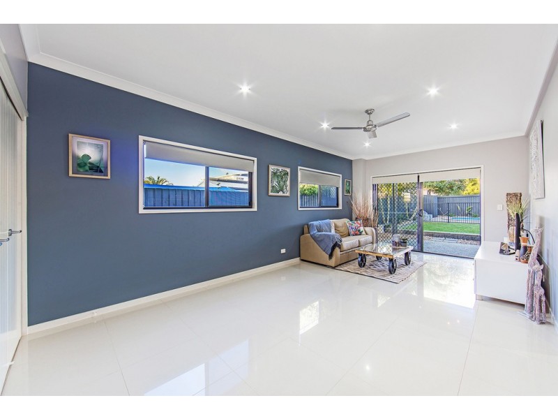 84 Seaville Ave, Scarborough QLD 4020