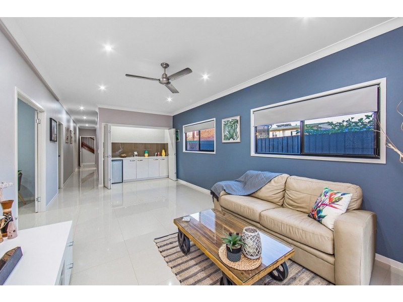 84 Seaville Ave, Scarborough QLD 4020