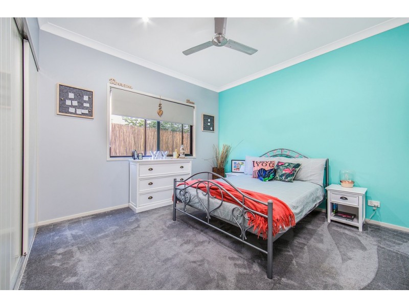 84 Seaville Ave, Scarborough QLD 4020