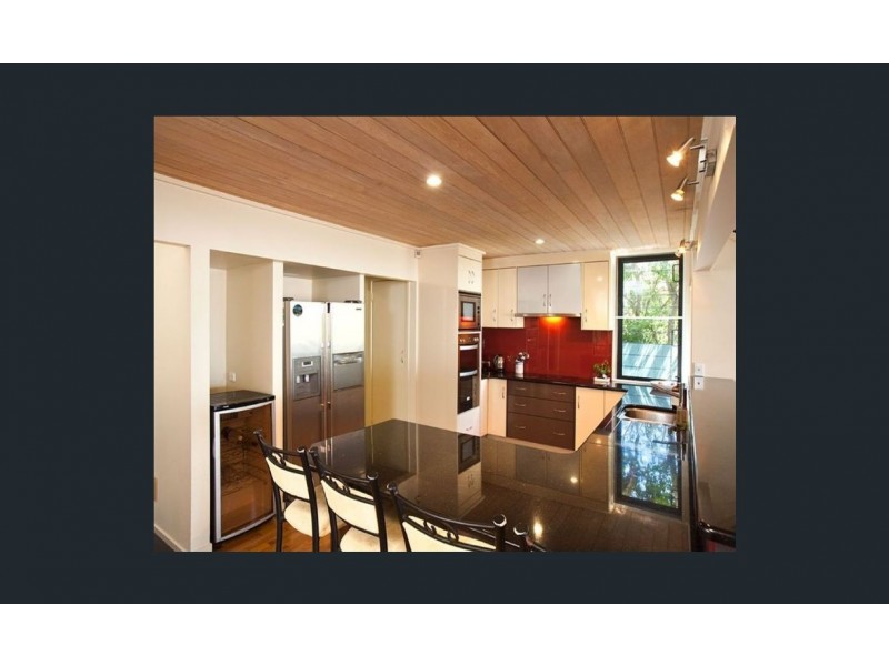 42 Whytecliffe Parade, Woody Point QLD 4019