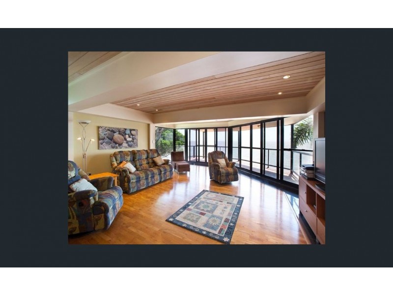 42 Whytecliffe Parade, Woody Point QLD 4019