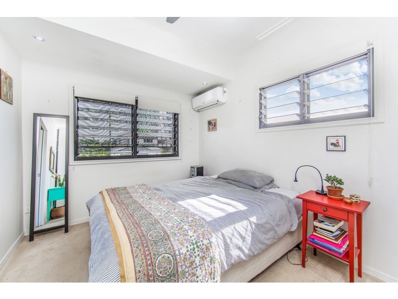 12 COWEN, Margate QLD 4019