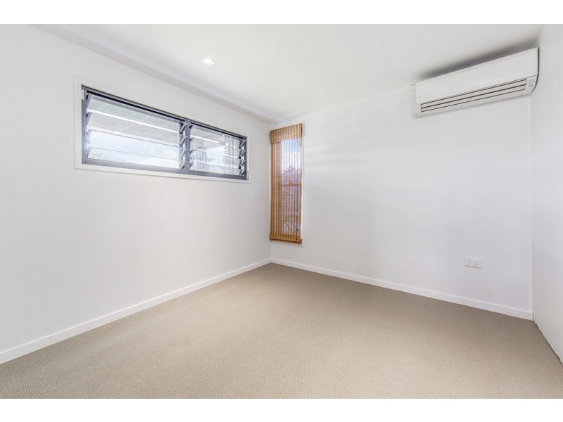 12 COWEN, Margate QLD 4019