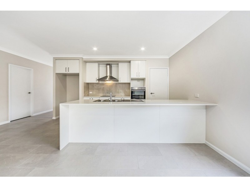 73 Lakeview Promenade, Newport QLD 4020