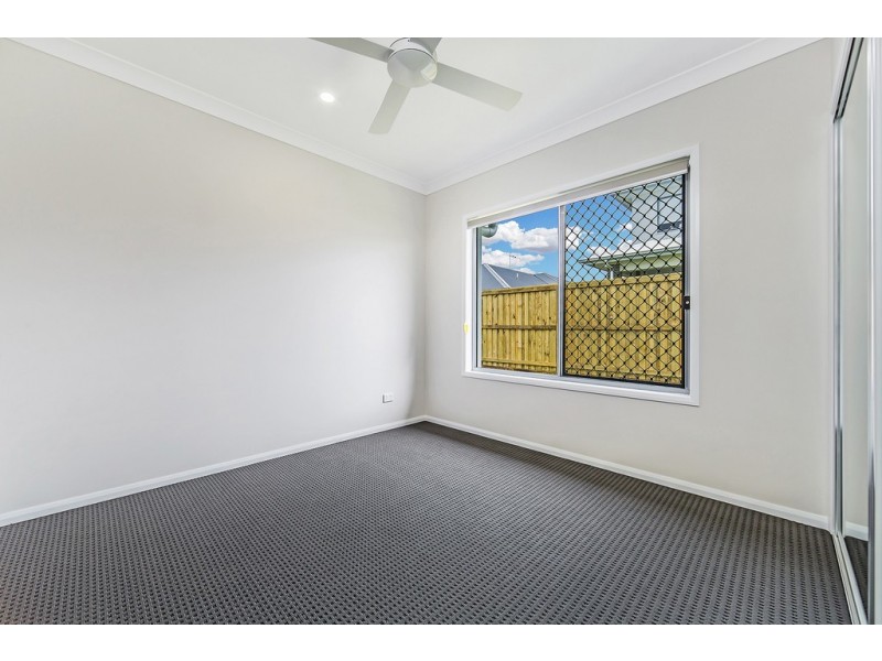 73 Lakeview Promenade, Newport QLD 4020