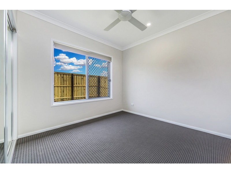 73 Lakeview Promenade, Newport QLD 4020