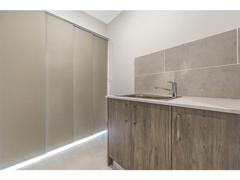 73 Lakeview Promenade, Newport QLD 4020