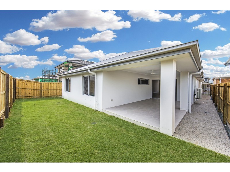 73 Lakeview Promenade, Newport QLD 4020