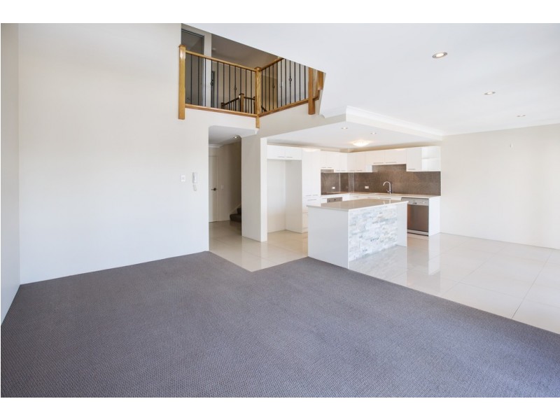 18/8 Georgina Street, Woody Point QLD 4019