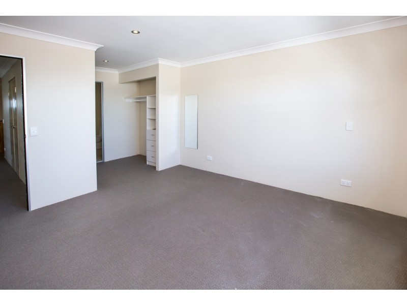 18/8 Georgina Street, Woody Point QLD 4019
