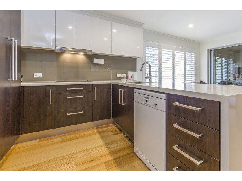 2/14 Webb St, Margate QLD 4019