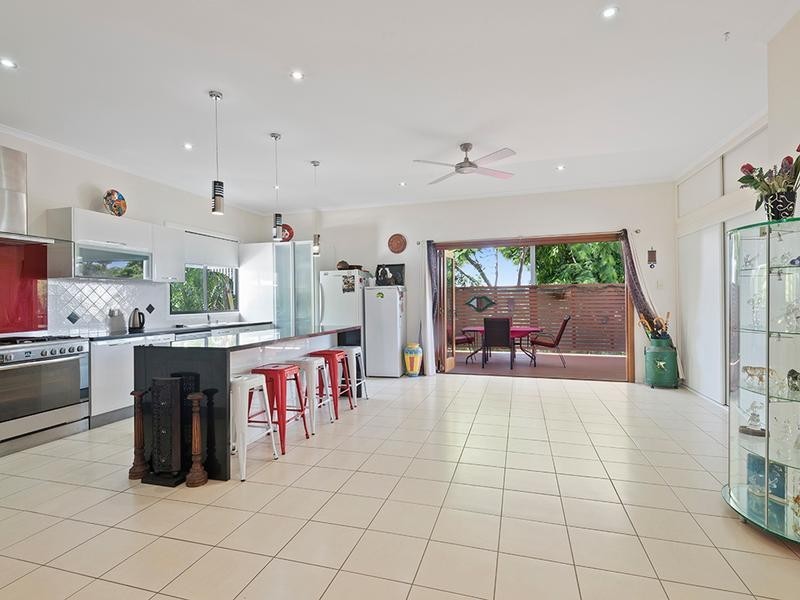 8 Gilpin St, Shorncliffe QLD 4017