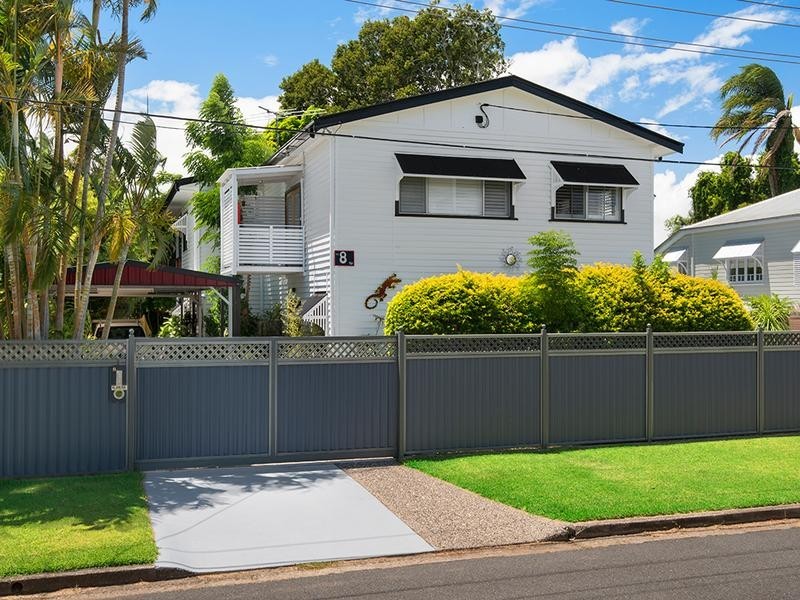 8 Gilpin St, Shorncliffe QLD 4017