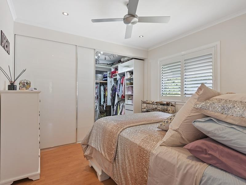 8 Gilpin St, Shorncliffe QLD 4017