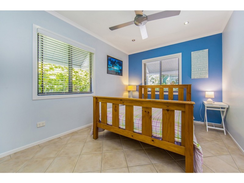 8 Gilpin St, Shorncliffe QLD 4017