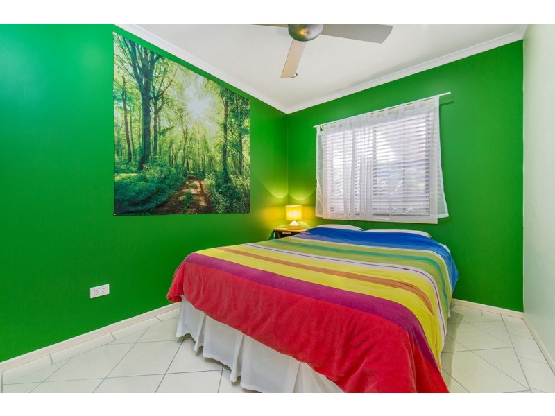 8 Gilpin St, Shorncliffe QLD 4017