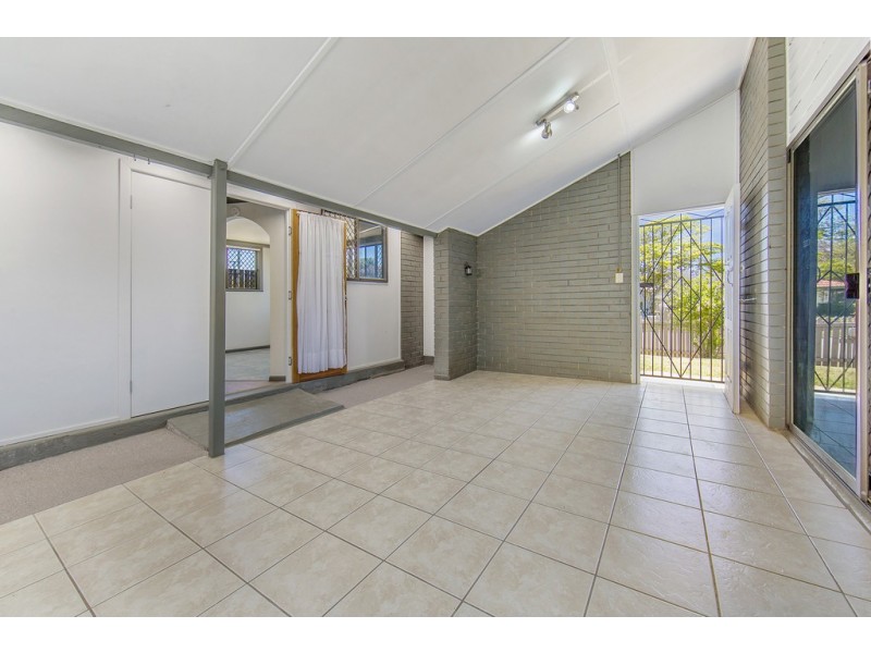 16 Hodges St, Redcliffe QLD 4020