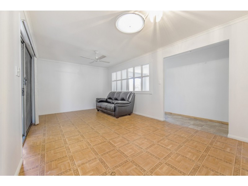 16 Hodges St, Redcliffe QLD 4020