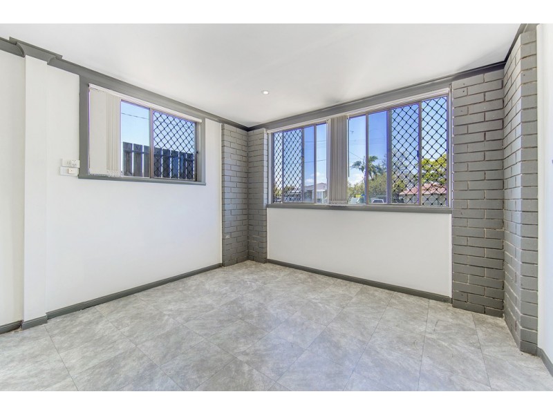 16 Hodges St, Redcliffe QLD 4020