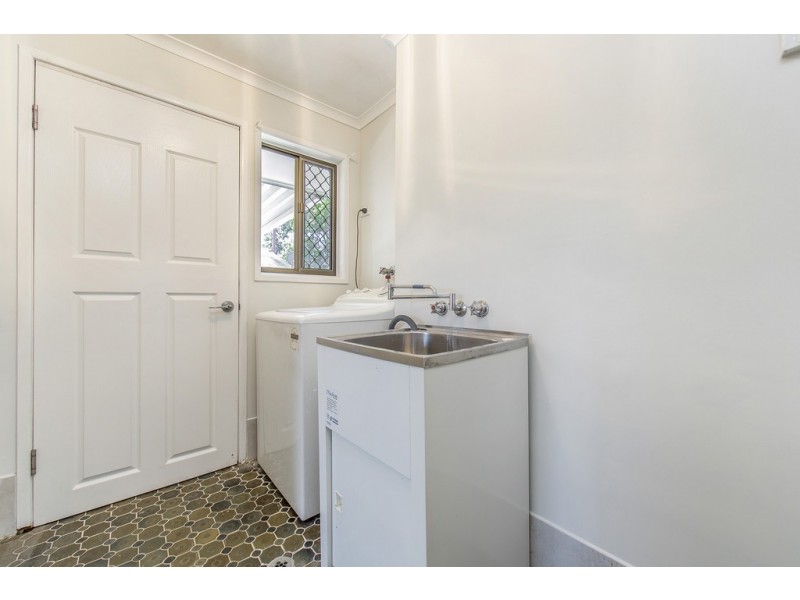 16 Hodges St, Redcliffe QLD 4020