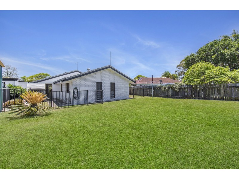 16 Hodges St, Redcliffe QLD 4020