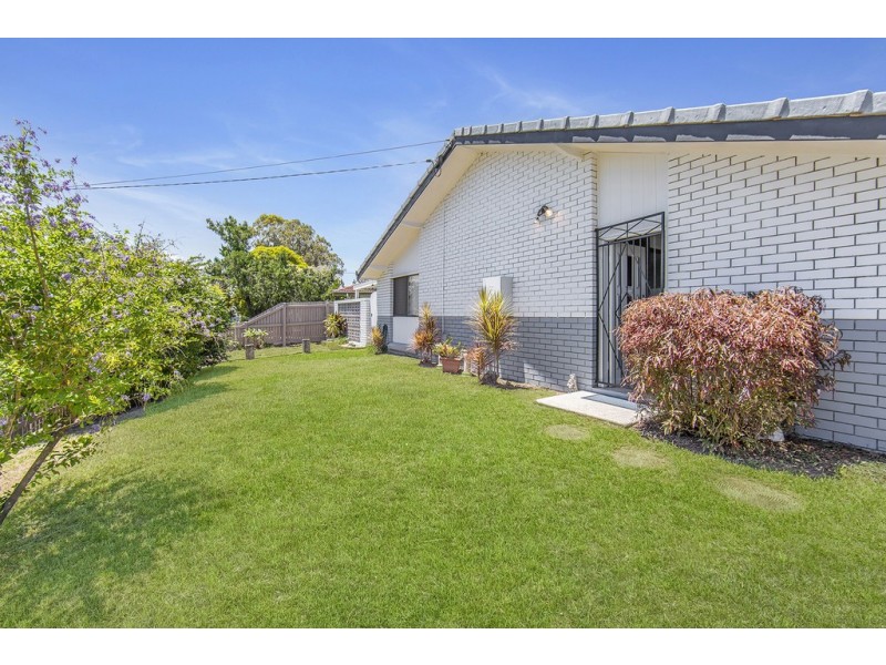 16 Hodges St, Redcliffe QLD 4020