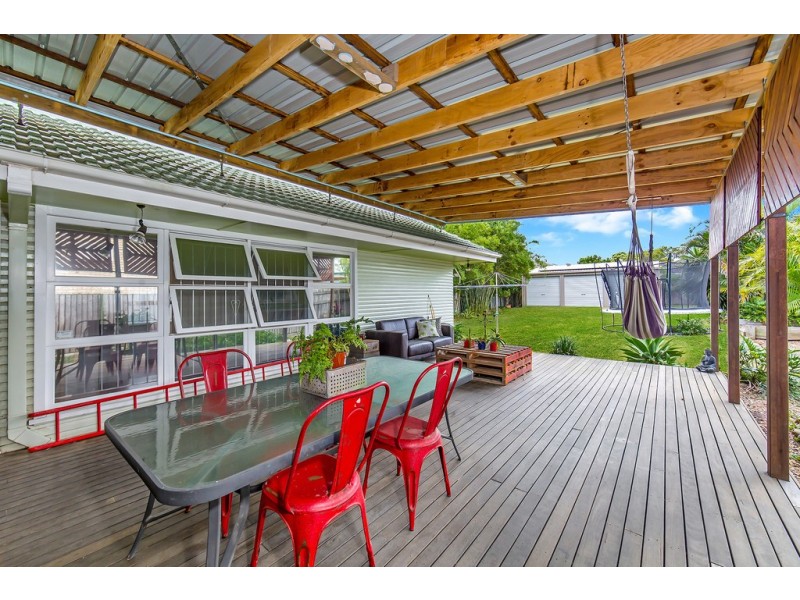 8 Armstrong St, Clontarf QLD 4019