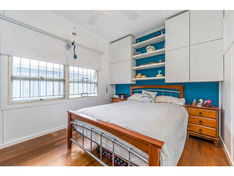8 Armstrong St, Clontarf QLD 4019